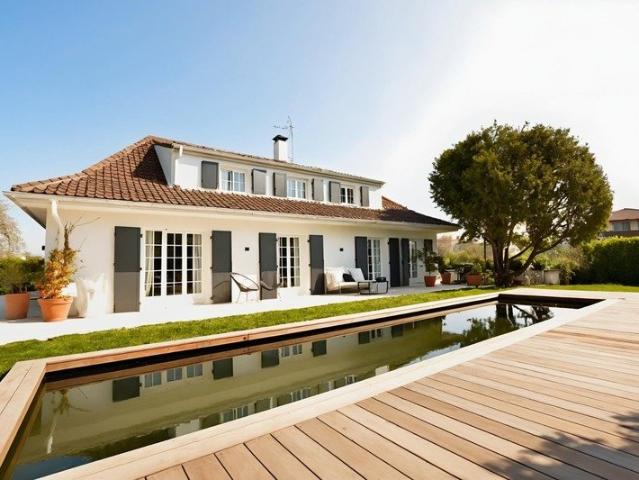 Maison 6 pièces 250 m²