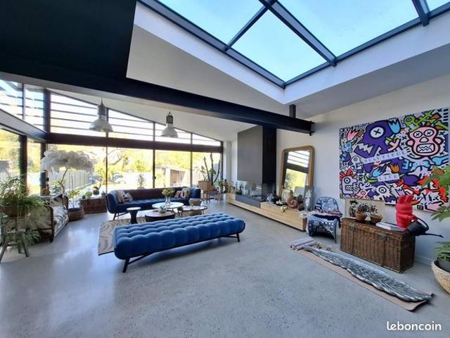Maison 6 pièces 250 m²