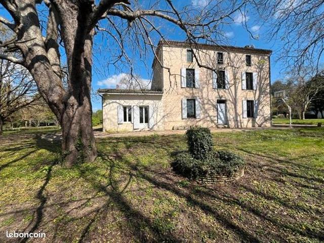 Maison 6 pièces 250 m²