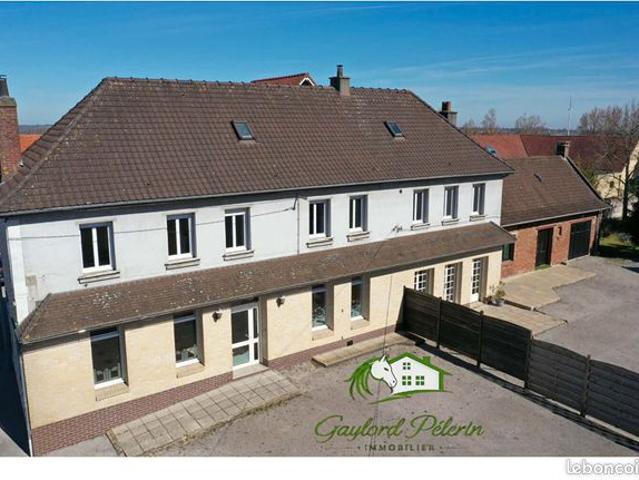 Maison 6 pièces 251 m²