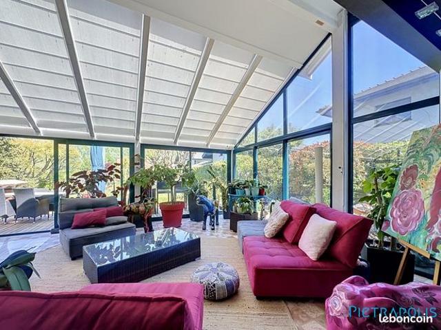 Maison 6 pièces 251 m²