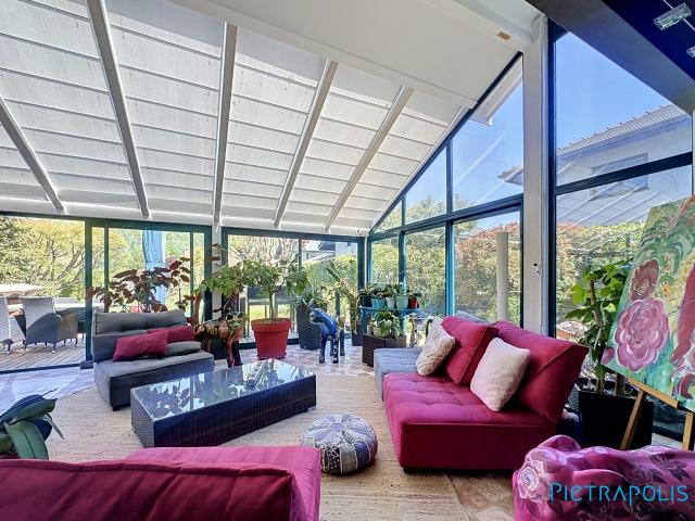 Maison 6 pièces 251 m²