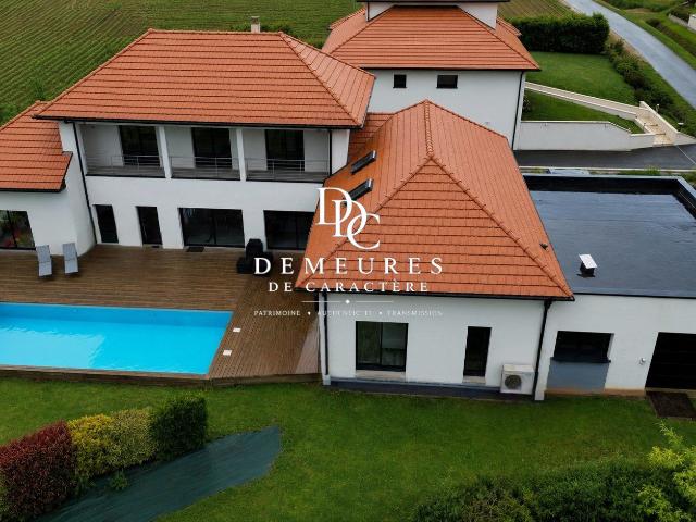Maison 6 pièces 252 m²