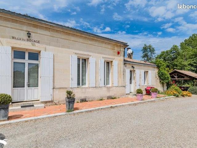 Maison 6 pièces 252 m²