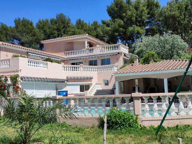 Maison 6 pièces 252 m²