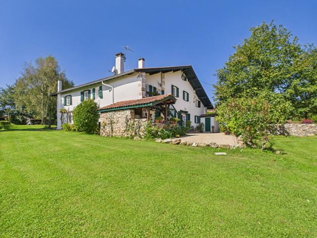 Maison 6 pièces 252 m²