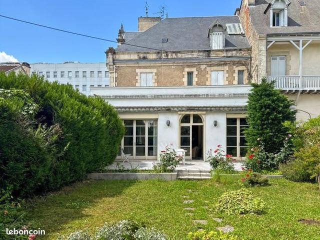 Maison 6 pièces 253 m²