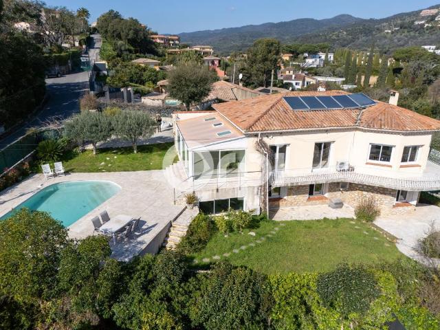 Maison 6 pièces 253 m²