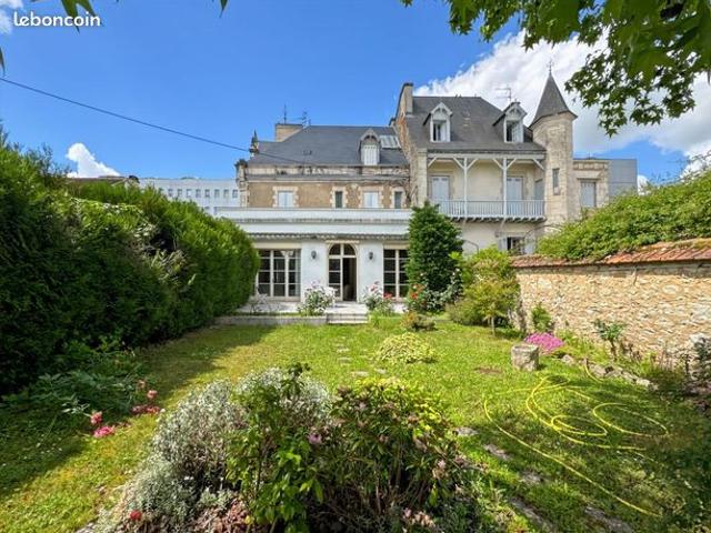 Maison 6 pièces 253 m²