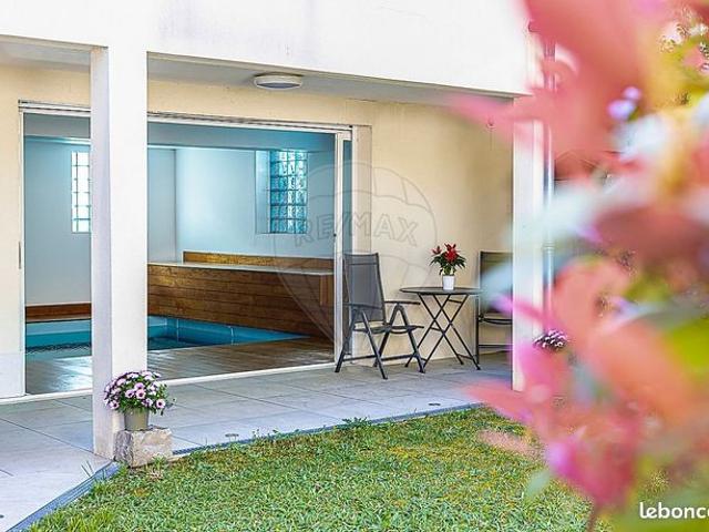 Maison 6 pièces 253 m²