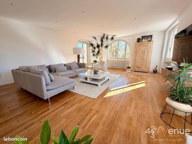 Maison 6 pièces 265 m²