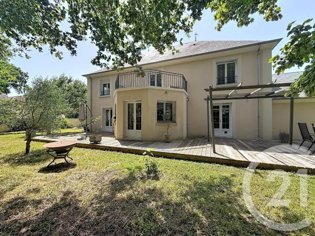 Maison 6 pièces 265 m²