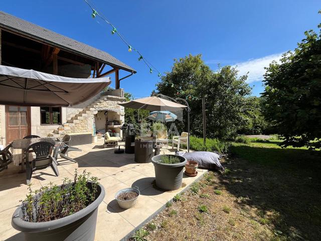 Maison 6 pièces 265 m²