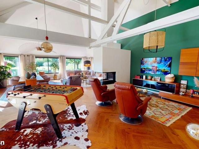 Maison 6 pièces 265 m²