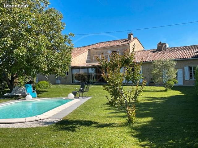 Maison 6 pièces 266 m²