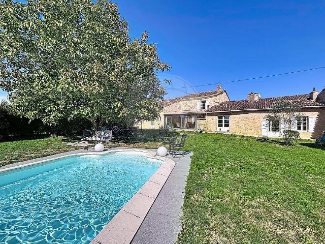 Maison 6 pièces 266 m²