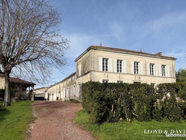 Maison 6 pièces 266 m²