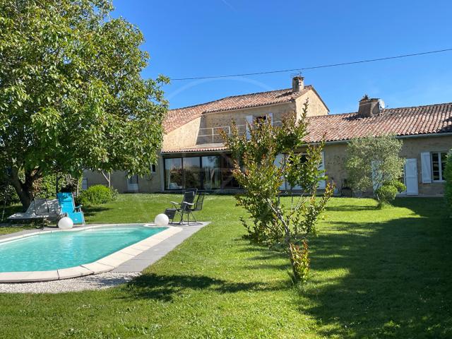 Maison 6 pièces 266 m²