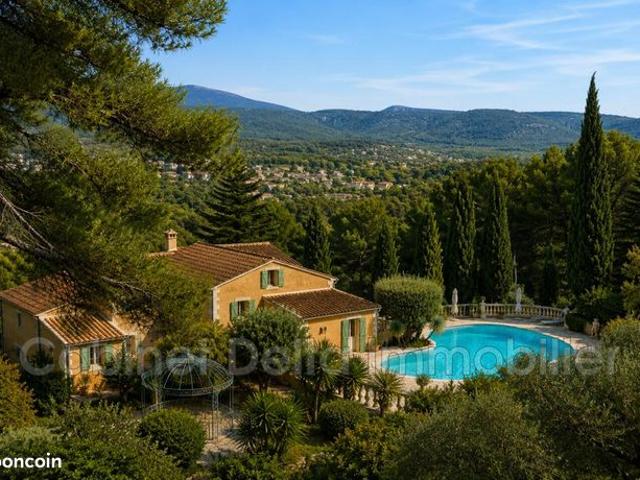 Maison 6 pièces 267 m²