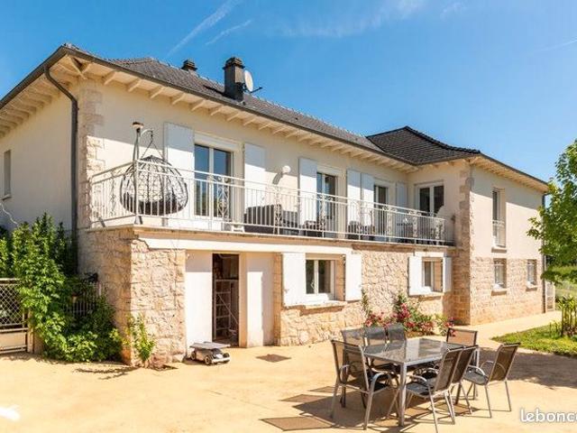 Maison 6 pièces 267 m²