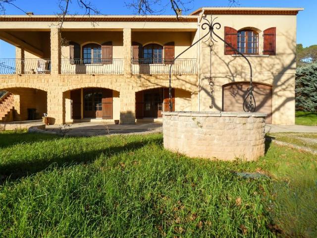 Maison 6 pièces 267 m²