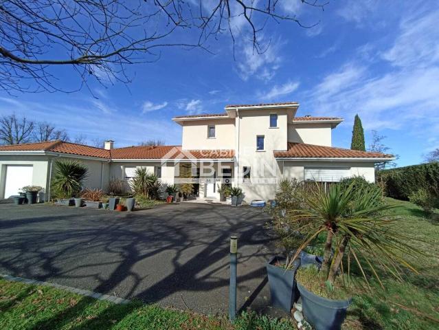 Maison 6 pièces 267 m²