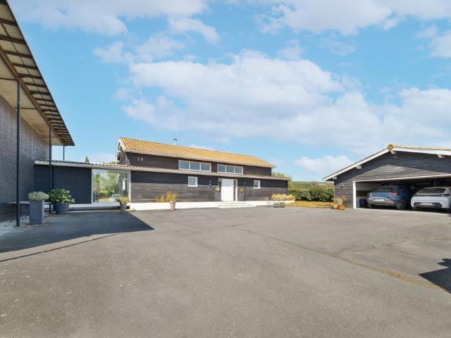 Maison 6 pièces 267 m²