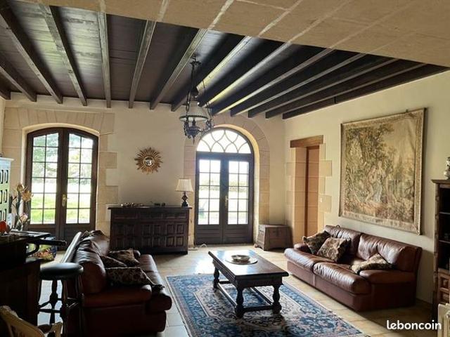 Maison 6 pièces 268 m²