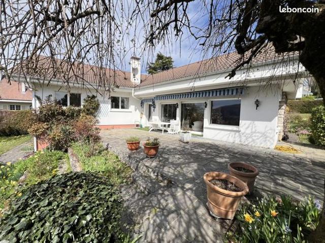 Maison 6 pièces 268 m²