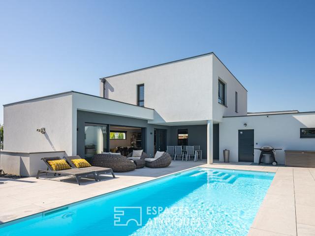 Maison 6 pièces 268 m²