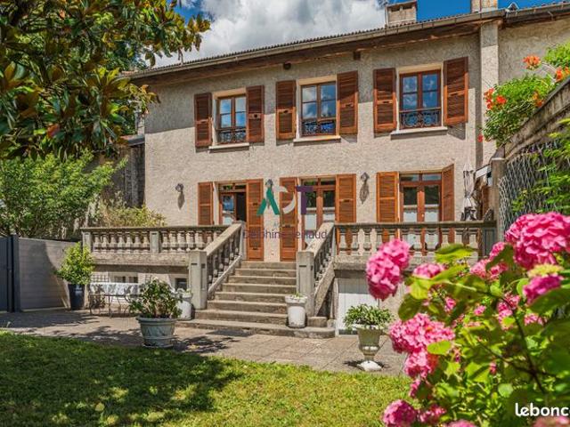 Maison 6 pièces 268 m²