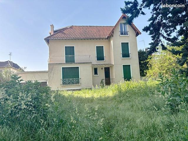 Maison 6 pièces 260 m²