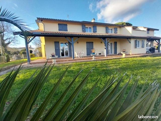 Maison 6 pièces 260 m²