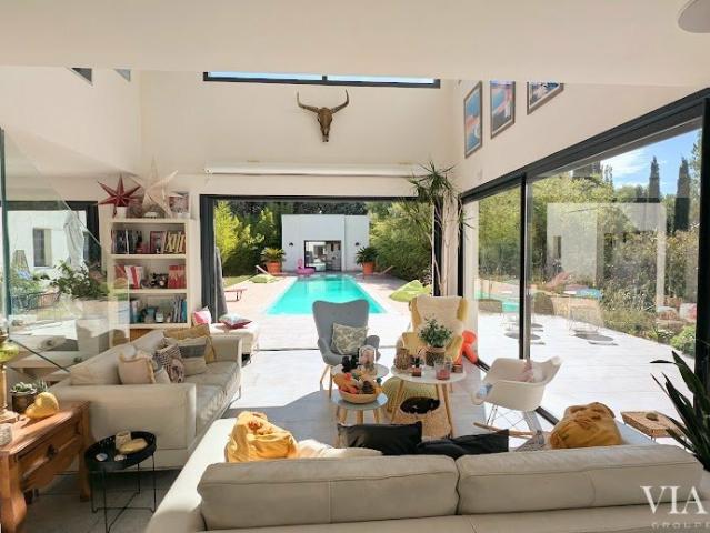 Maison 6 pièces 260 m²