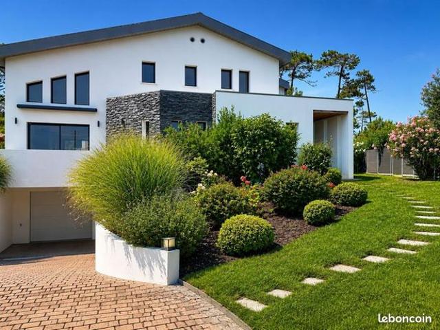 Maison 6 pièces 260 m²