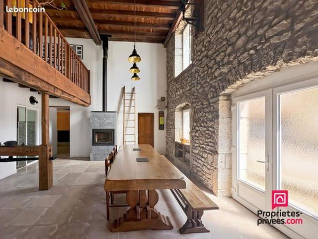 Maison 6 pièces 260 m²