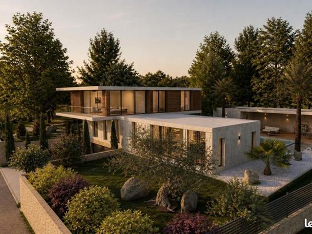 Maison 6 pièces 260 m²