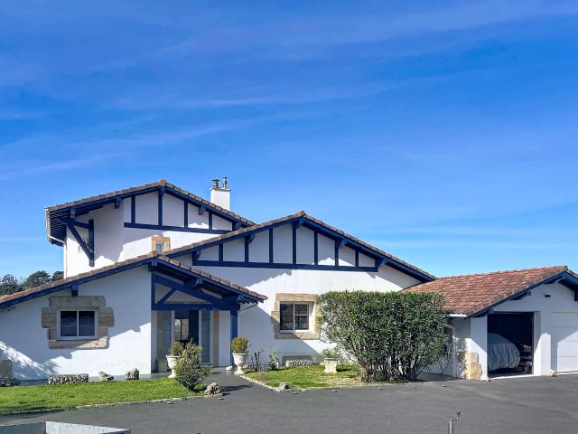 Maison 6 pièces 260 m²