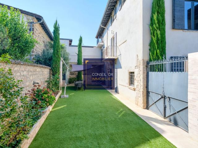 Maison 6 pièces 260 m²