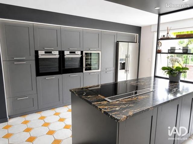 Maison 6 pièces 260 m²