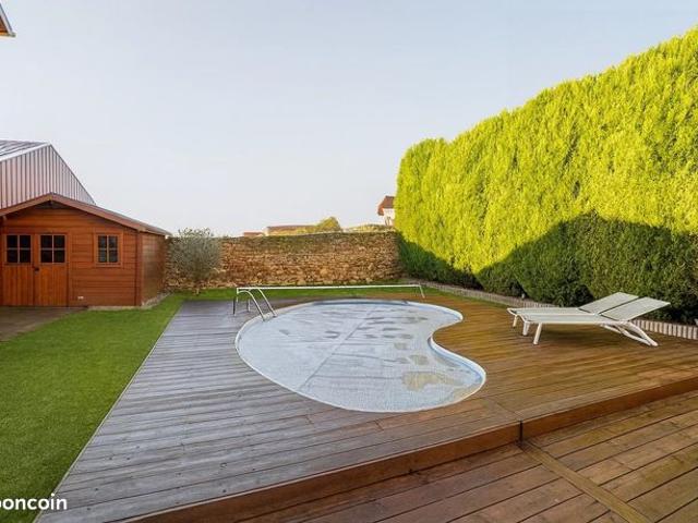 Maison 6 pièces 260 m²
