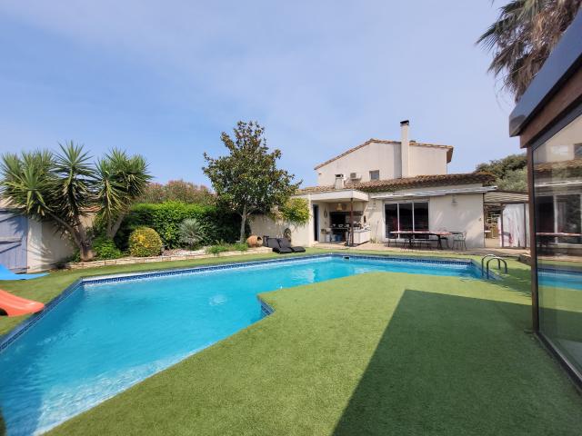 Maison 6 pièces 260 m²
