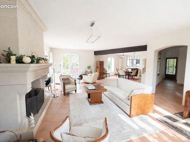 Maison 6 pièces 260 m²
