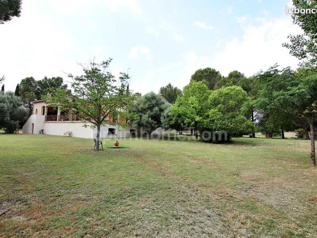 Maison 6 pièces 260 m²