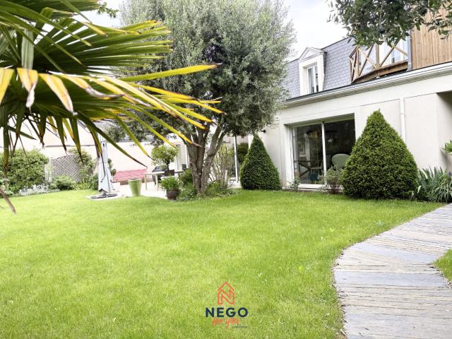 Maison 6 pièces 260 m²