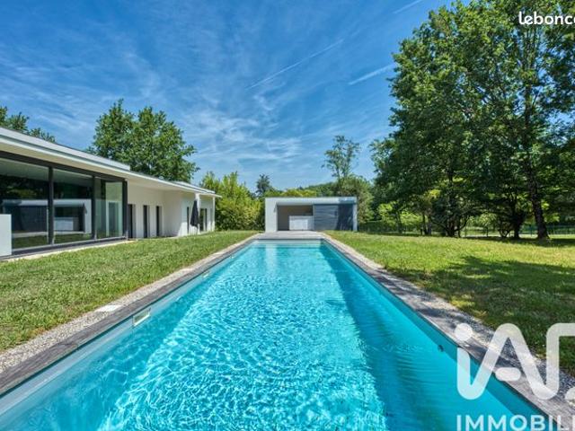 Maison 6 pièces 260 m²