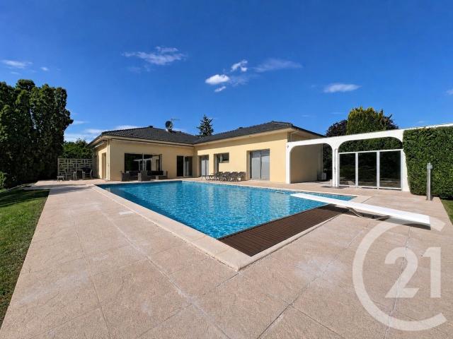 Maison 6 pièces 261 m²