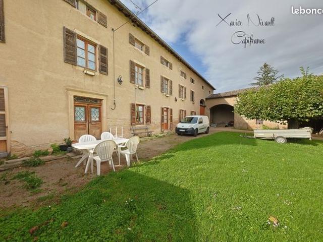 Maison 6 pièces 261 m²