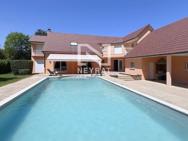 Maison 6 pièces 261 m²