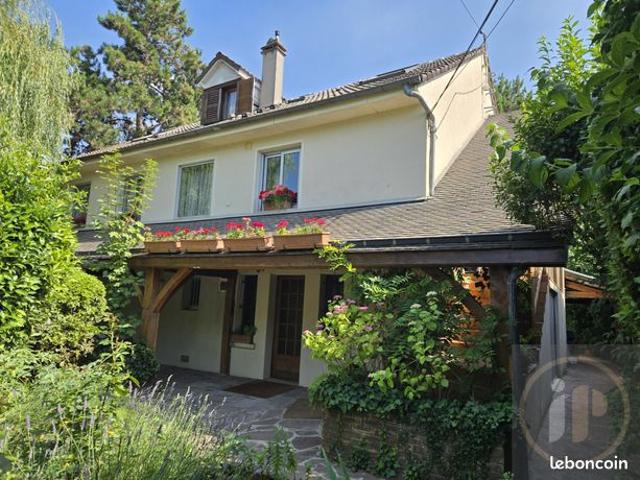 Maison 6 pièces 262 m²